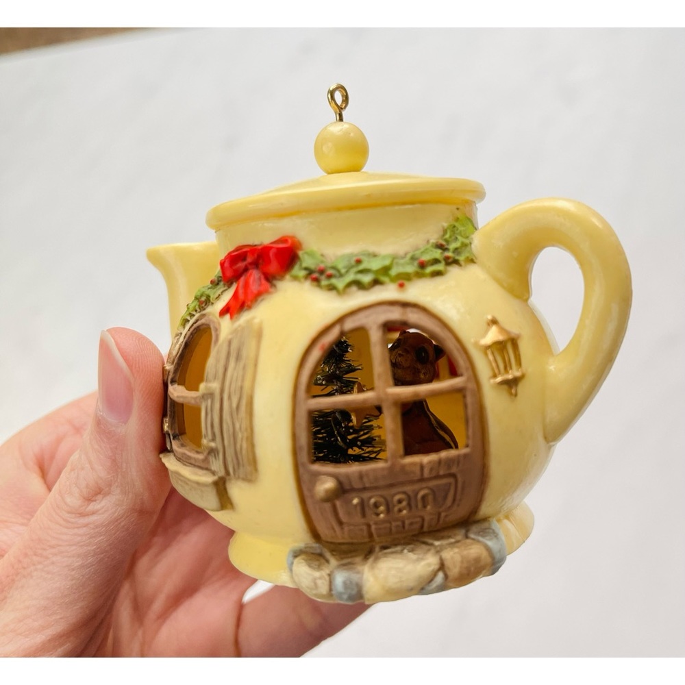 Set Of 2 Vintage Hallmark Tree Trimmer Ornaments 1980 Teapot & 1978 Carousel - Picture 5 of 13